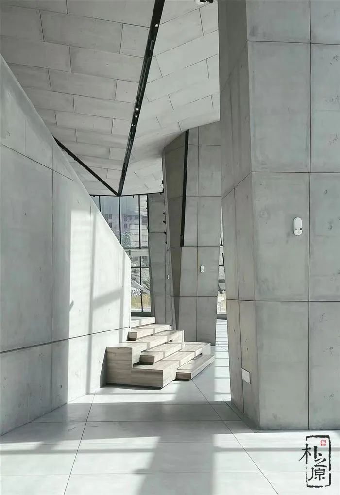 怎样从小白设计师成为建筑大师,清水混凝土诗人安藤忠雄道出真谛