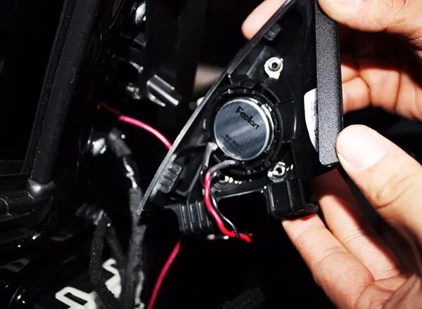 奔驰e260音响升级最佳方案,无损安装车载音响效果图