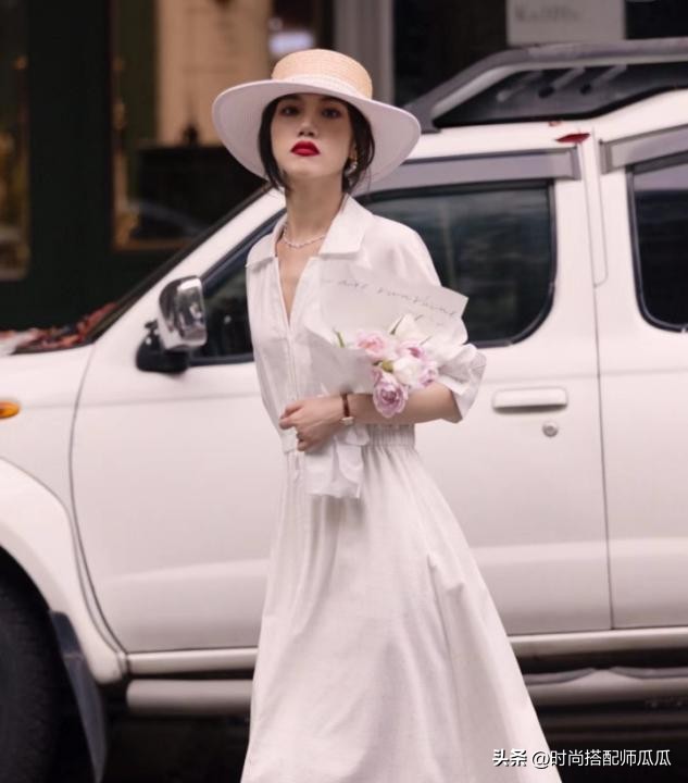 夏季流行最新款上衣和裤子,今年最流行的裙裤和上衣新款