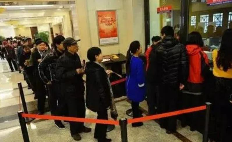 为什么银行工作人员帮我办信用卡,为什么银行工作人员特别热情