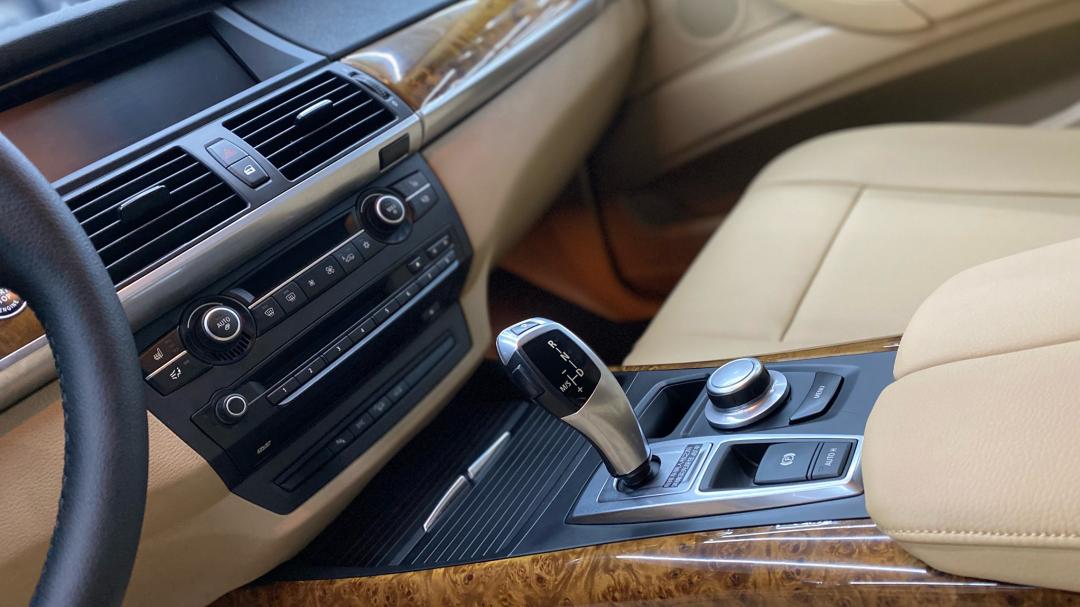 翻新整备一台老x5,翻新08年x5