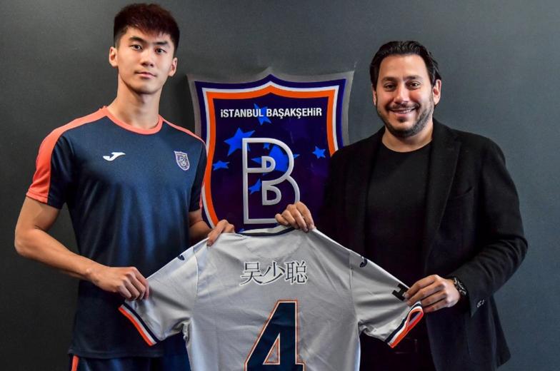 1-1到3-1！留洋一哥踢土超，创历史，拼到抽筋，主帅盛赞：很优秀