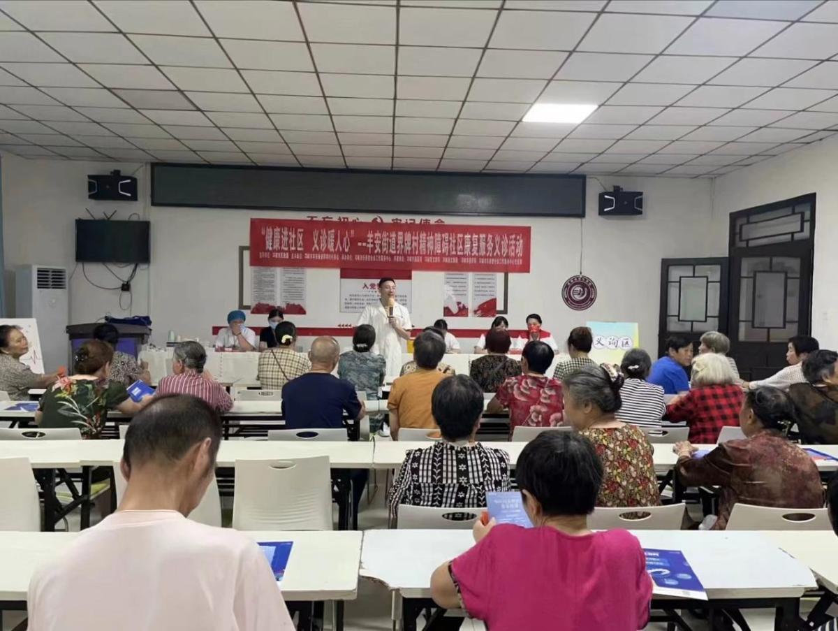 健康体检进社区服务暖人心,健康进社区义诊暖人心