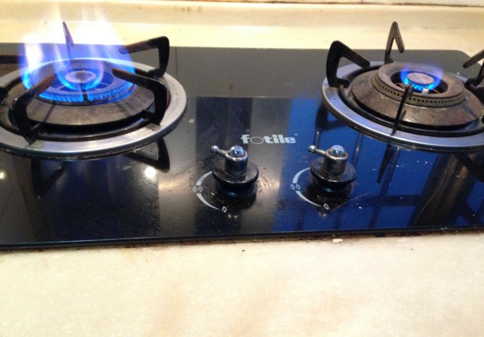 燃气灶300和3千的有什么区别,燃气灶6510与6812区别