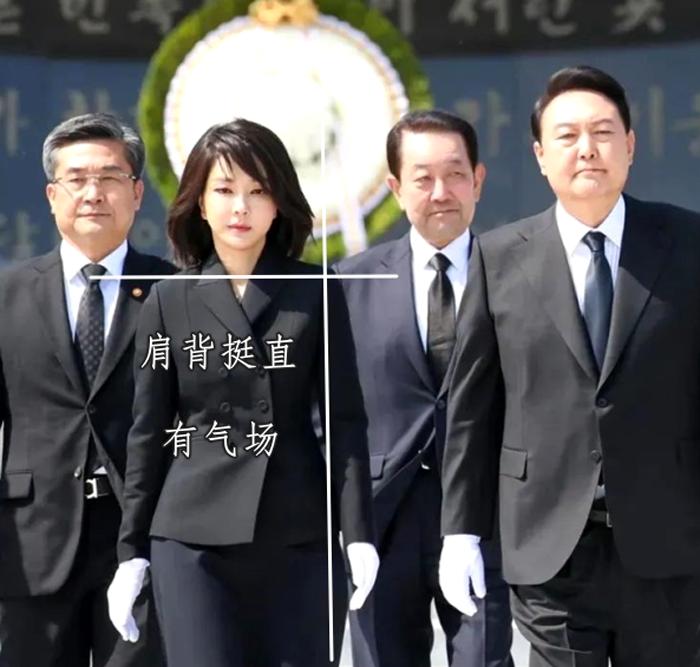 韩国夫人金建熙颜值,韩国第一夫人金建希妆容