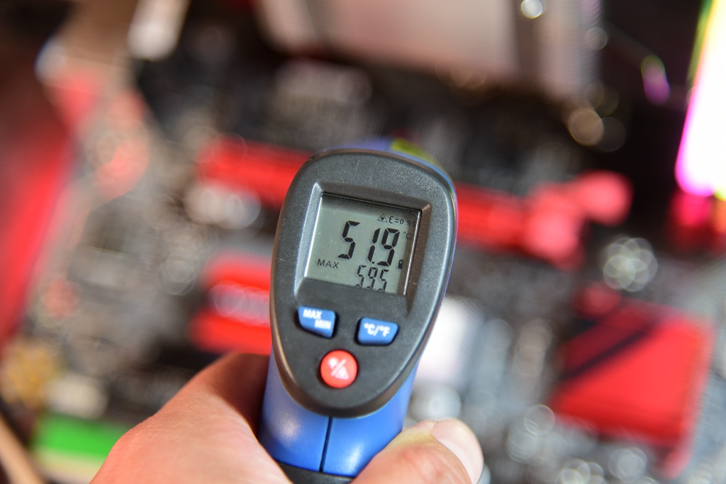 宏碁掠夺者gm7000对比致钛7100,宏碁掠夺者gm7需要什么插口