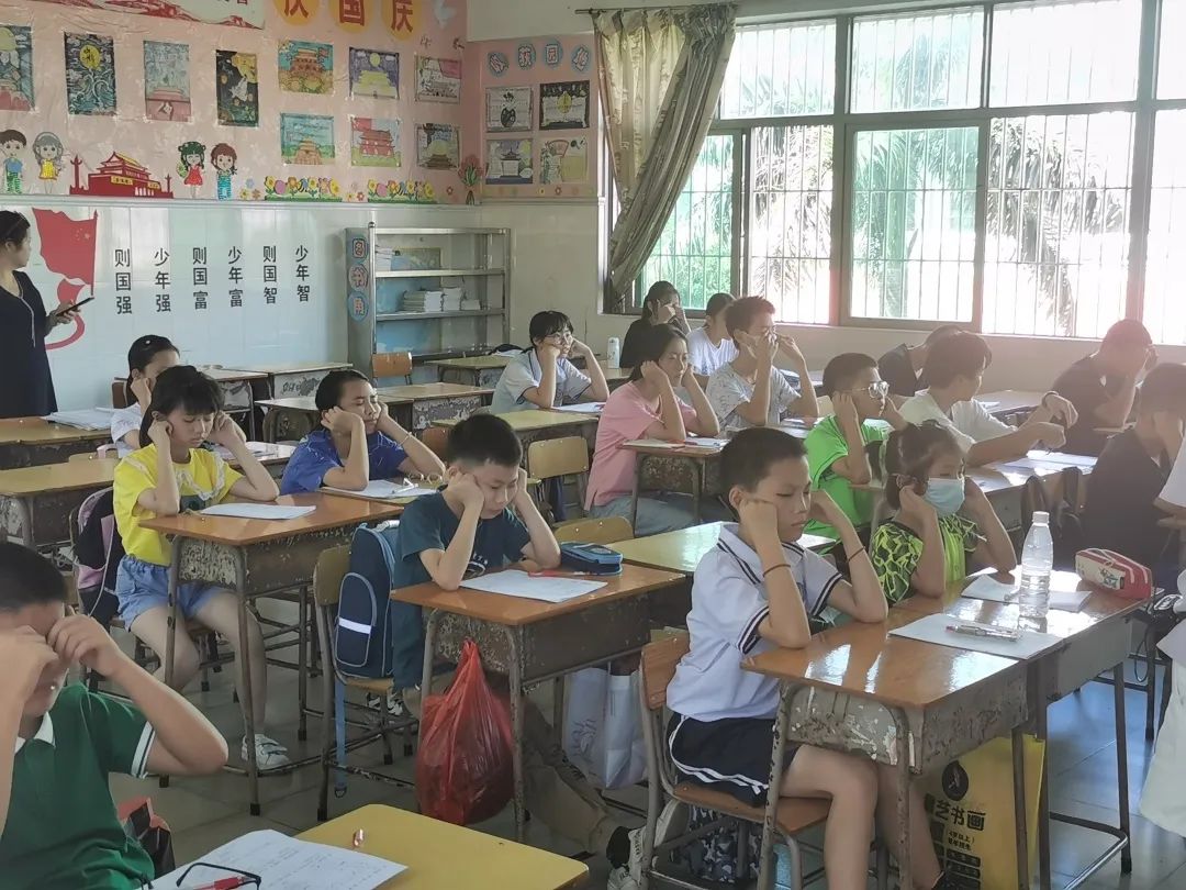 直击课外喵暑托开课首日情况：能和同学一起过暑假，太好玩了