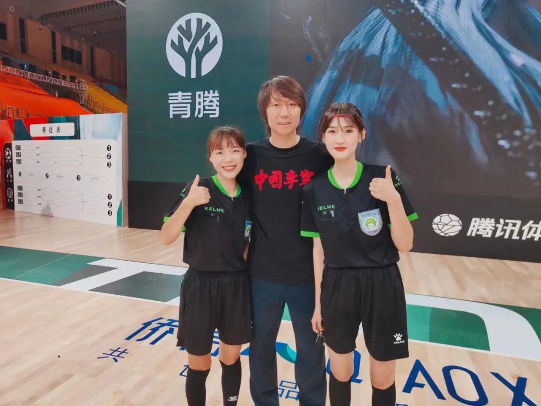 瑗夸綋濂宠冻缇庡コ,瓒崇悆濂冲浼婄妬