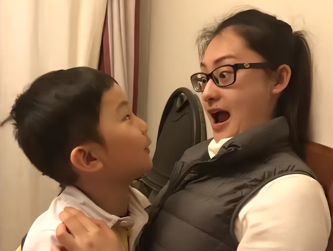 学生《我的小姨》作文，意外泄露小姨太美的秘密，小姨笑不活了