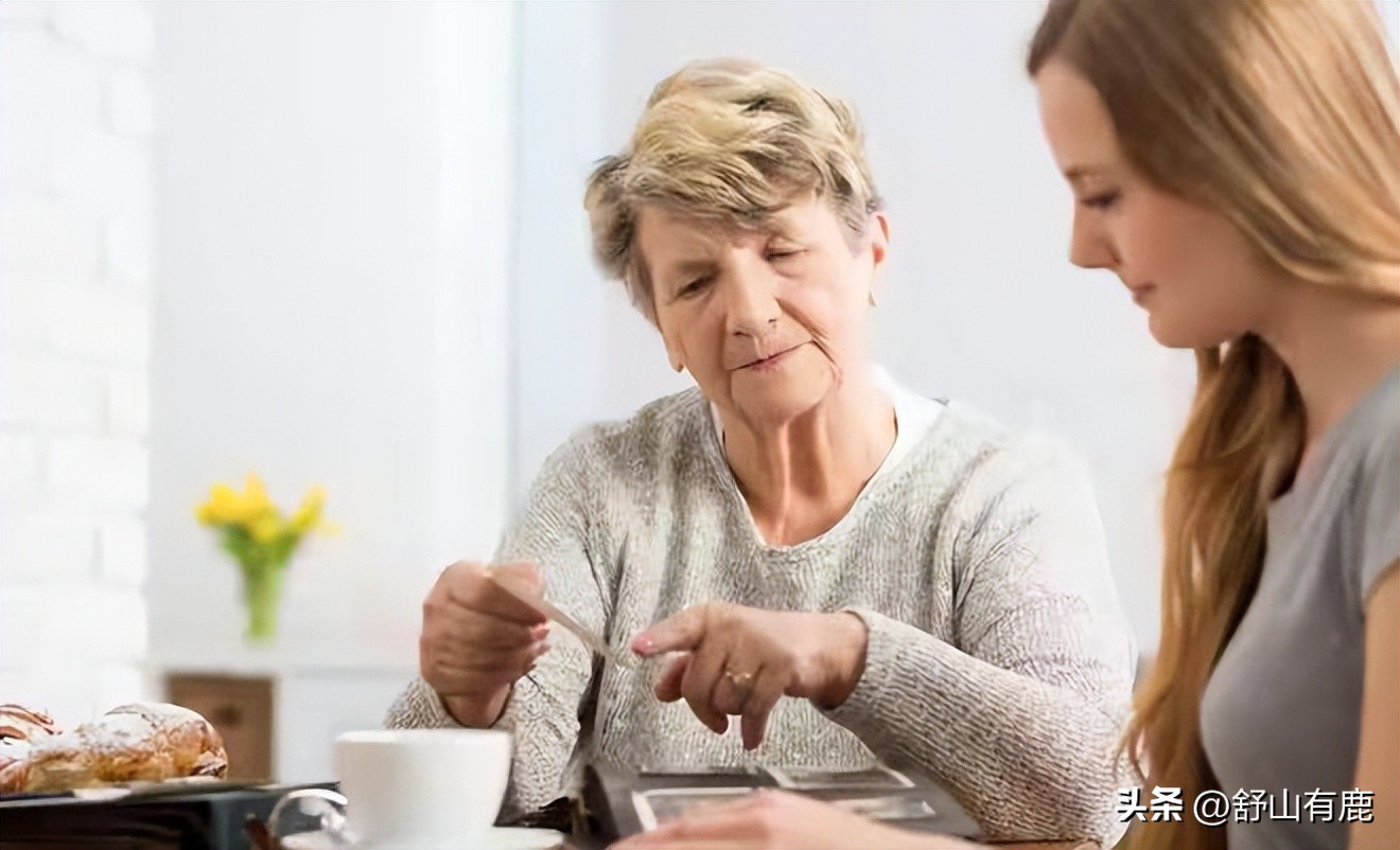 人到老年没有老伴的女人最怕啥,老了没有老伴最怕什么
