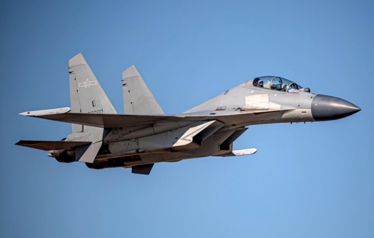 美舰又过台湾海峡，解放军全程监视：美国触碰红线或引发大国冲突