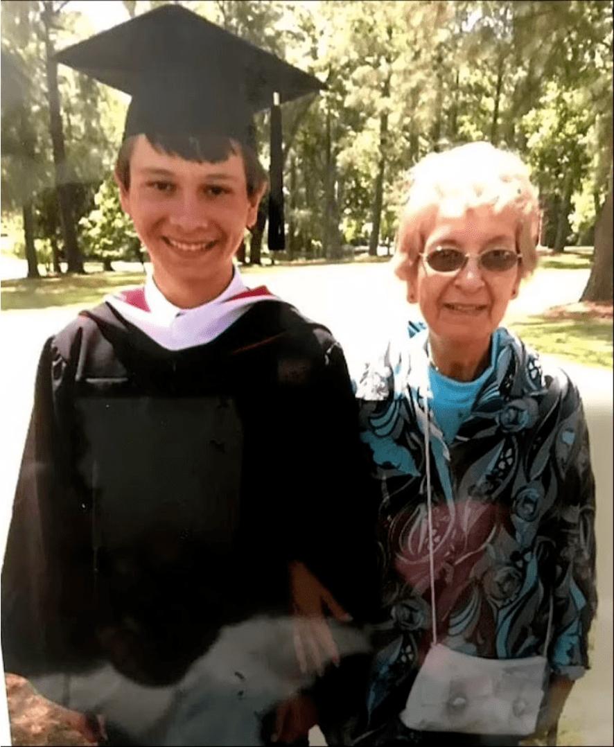 美国普通家庭有几个孩子,美国自己在家教孩子不上学可以吗