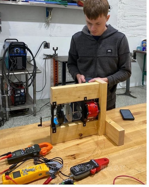 中国小伙设计出最快电动汽车,美国发明新型超级电动车