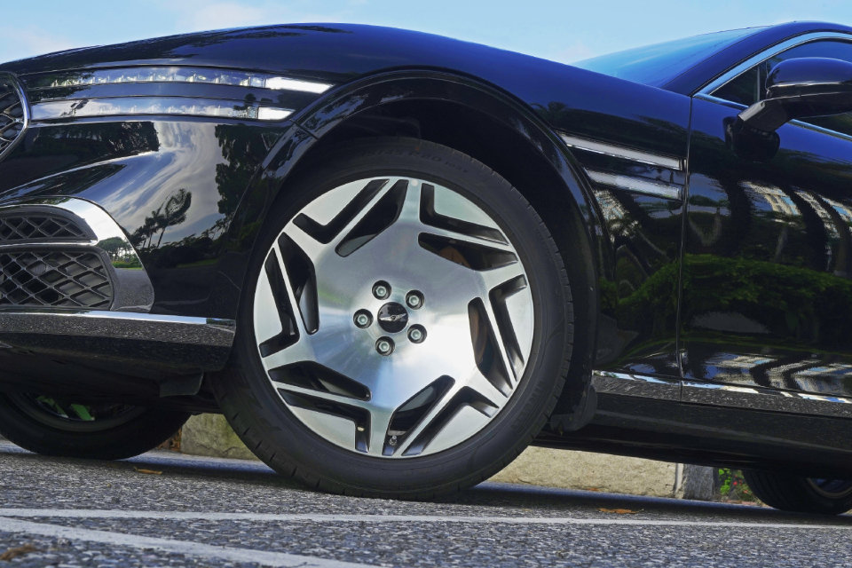 海川品车评测,捷尼赛思g90加长版试驾