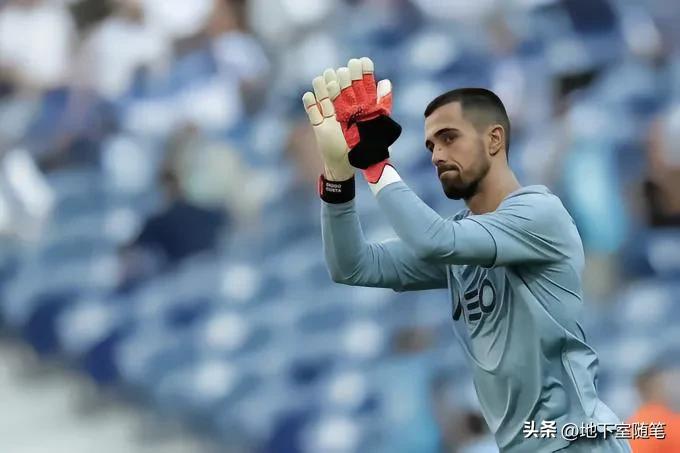 足球转会传闻,切尔西谈奇尔维尔转会