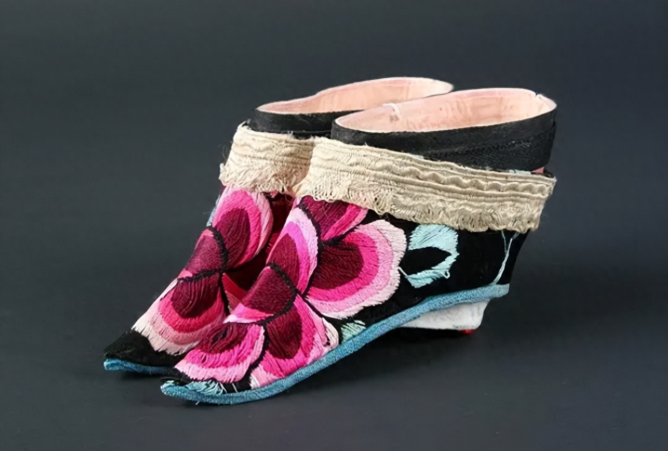 清朝怎么分辨满人和汉人,清朝汉族女人的特征