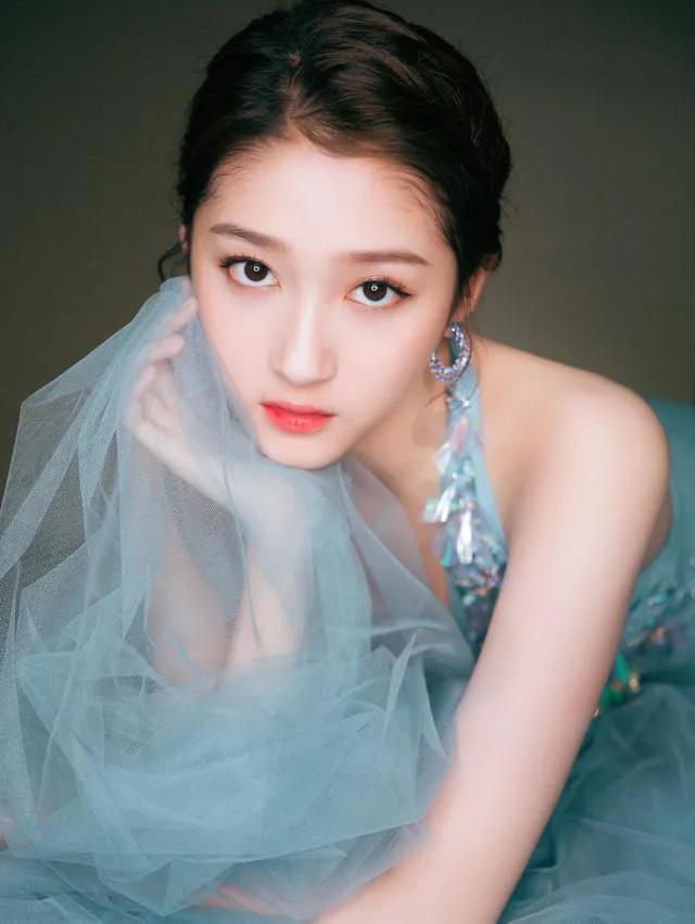 关晓彤仙气壁纸,关晓彤高清壁纸古装美女