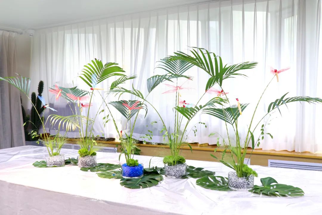 她是3个孩子的妈妈英语翻译,她是三个孩子的妈妈