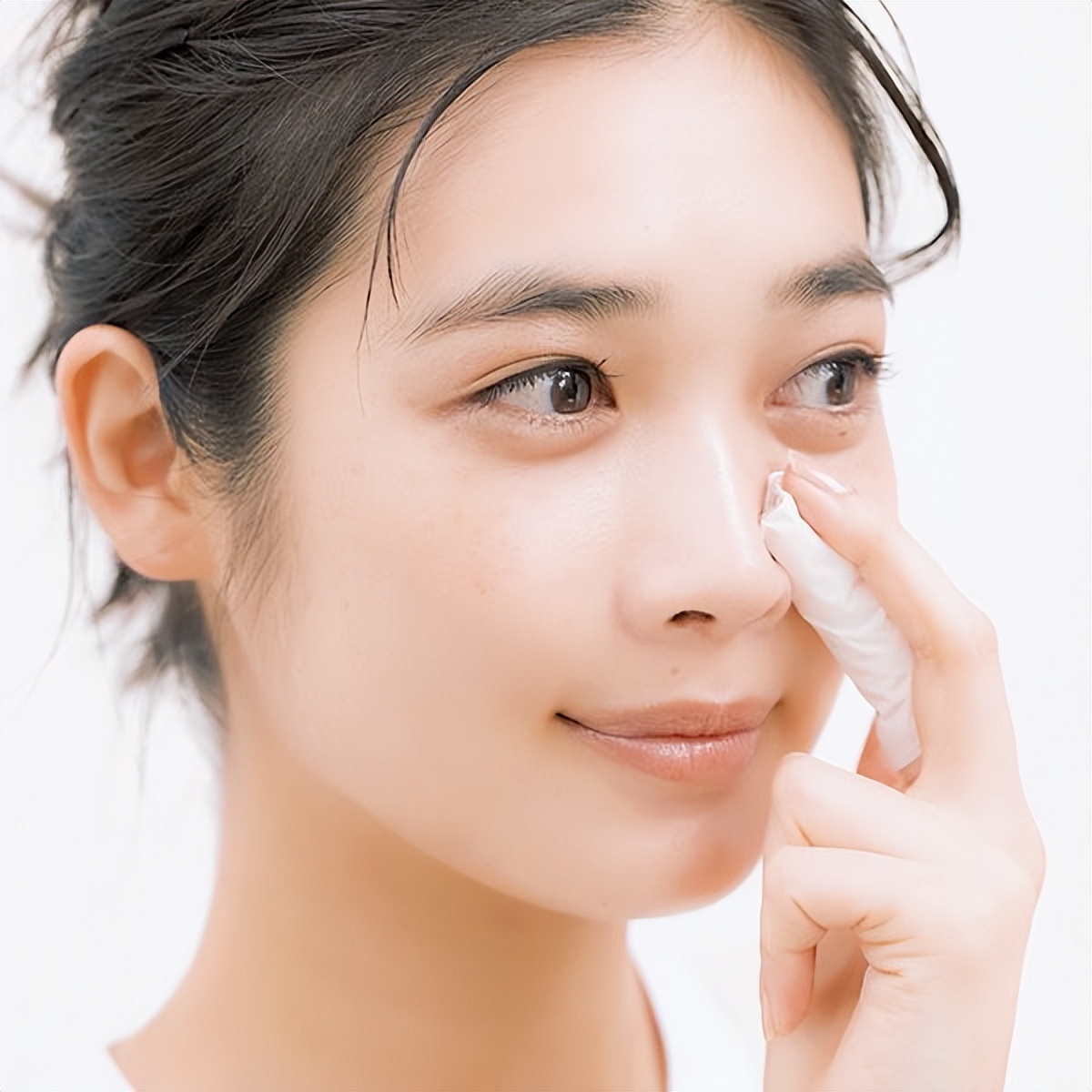 底妆斑驳卡粉不服帖是什么原因,底妆怎么画才会服帖不卡粉斑驳