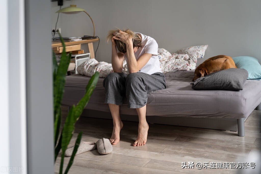 燥热、盗汗、面色潮红，出现这些症状的女性，注意啦