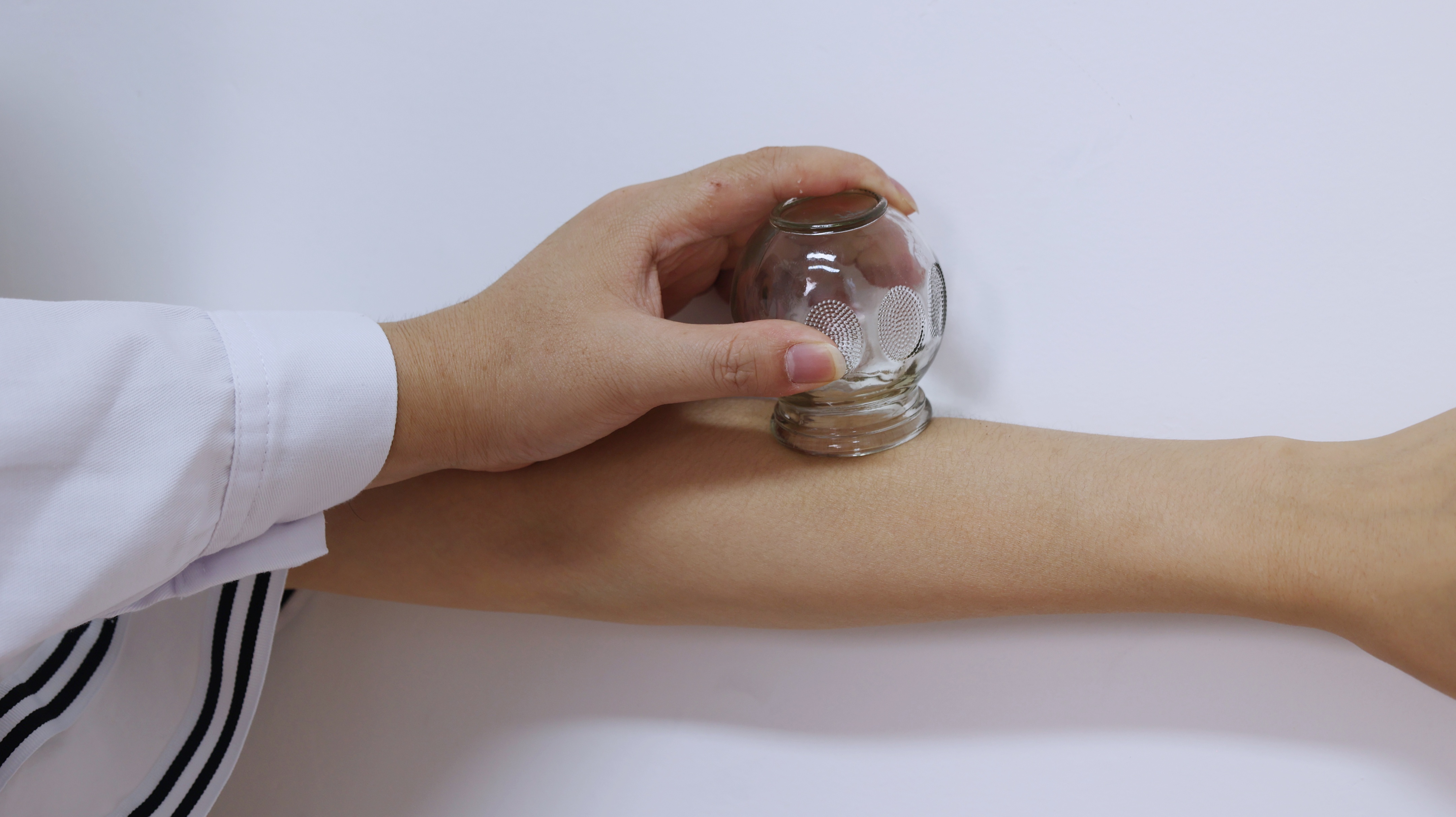 拔罐后皮肤出现的黑紫色罐印、水泡要如何处理？这4点请注意