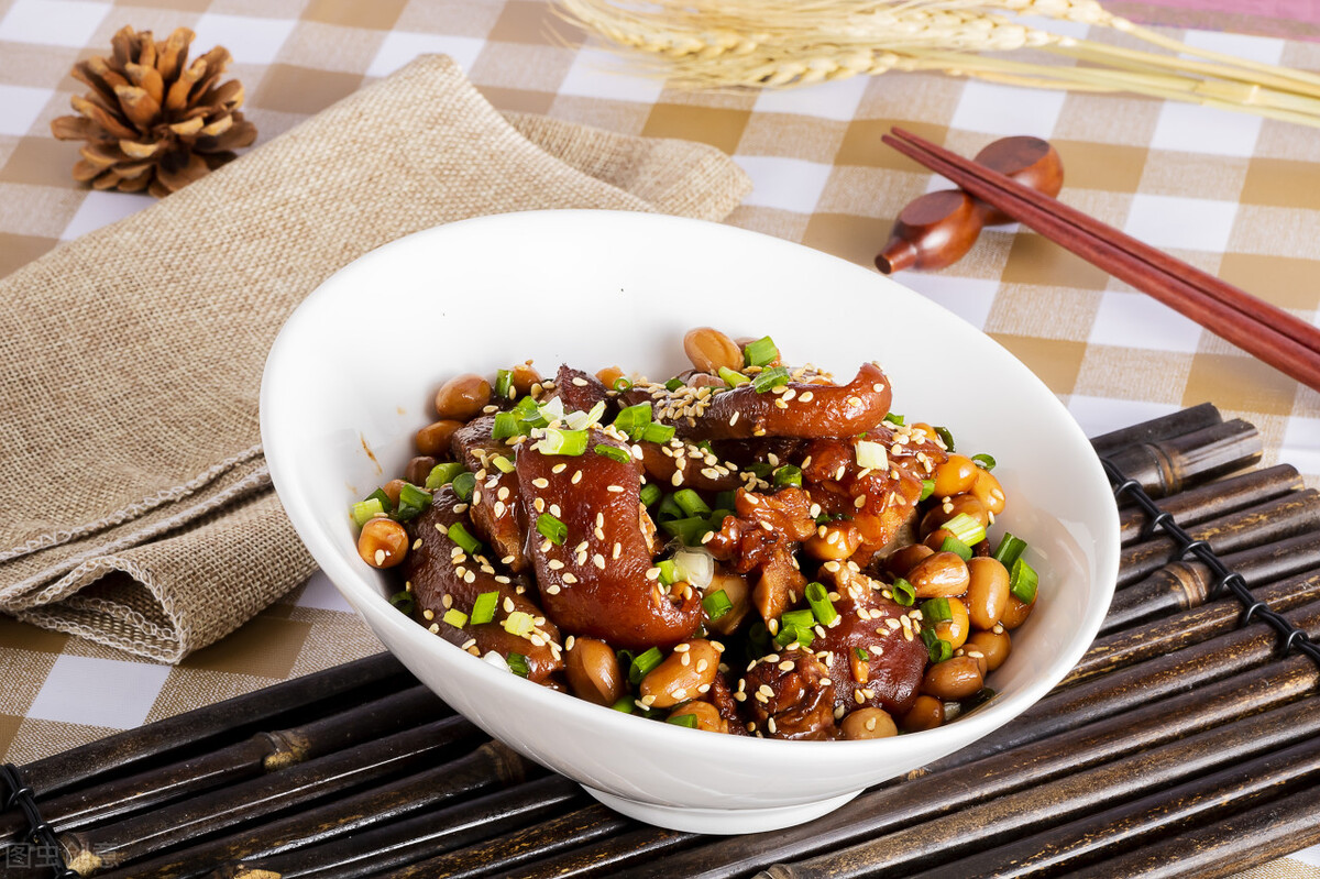 这才是卤猪蹄的正确做法香嫩软烂,正宗焖猪蹄的配方