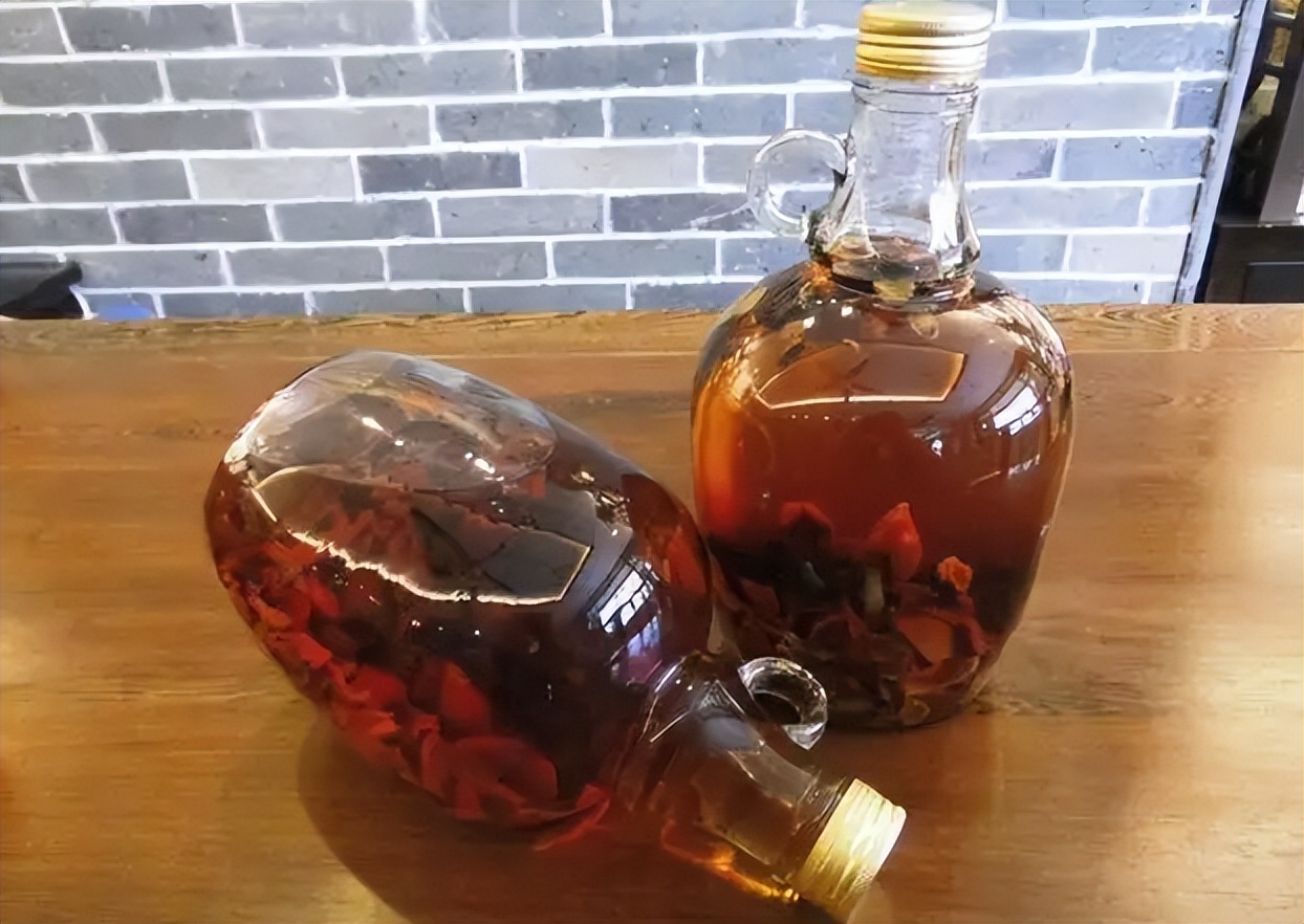 泡药酒泡出水泡是怎么回事,泡药酒是用散酒好还是瓶装酒好