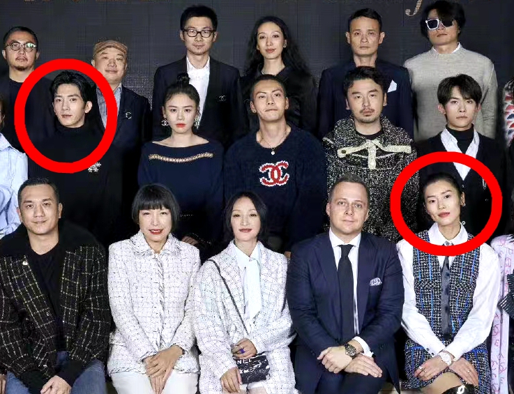 路人声称夜跑偶遇井柏然刘雯，猜测两人在一起，网友挖出更多巧合