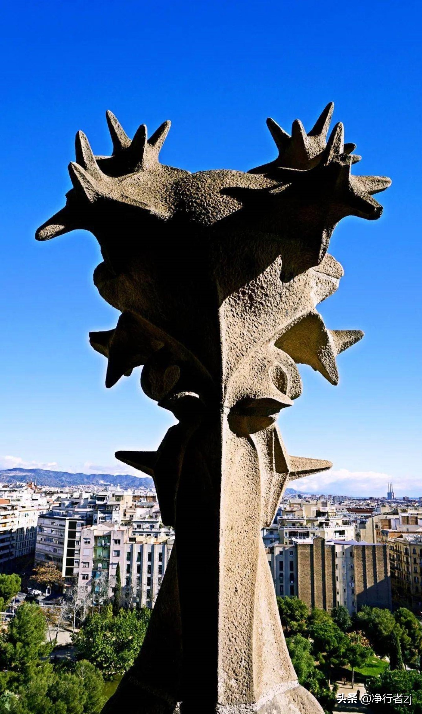 冬日暖阳拔“牙”记（三十二）巴塞罗那：高迪打造的绝世神作