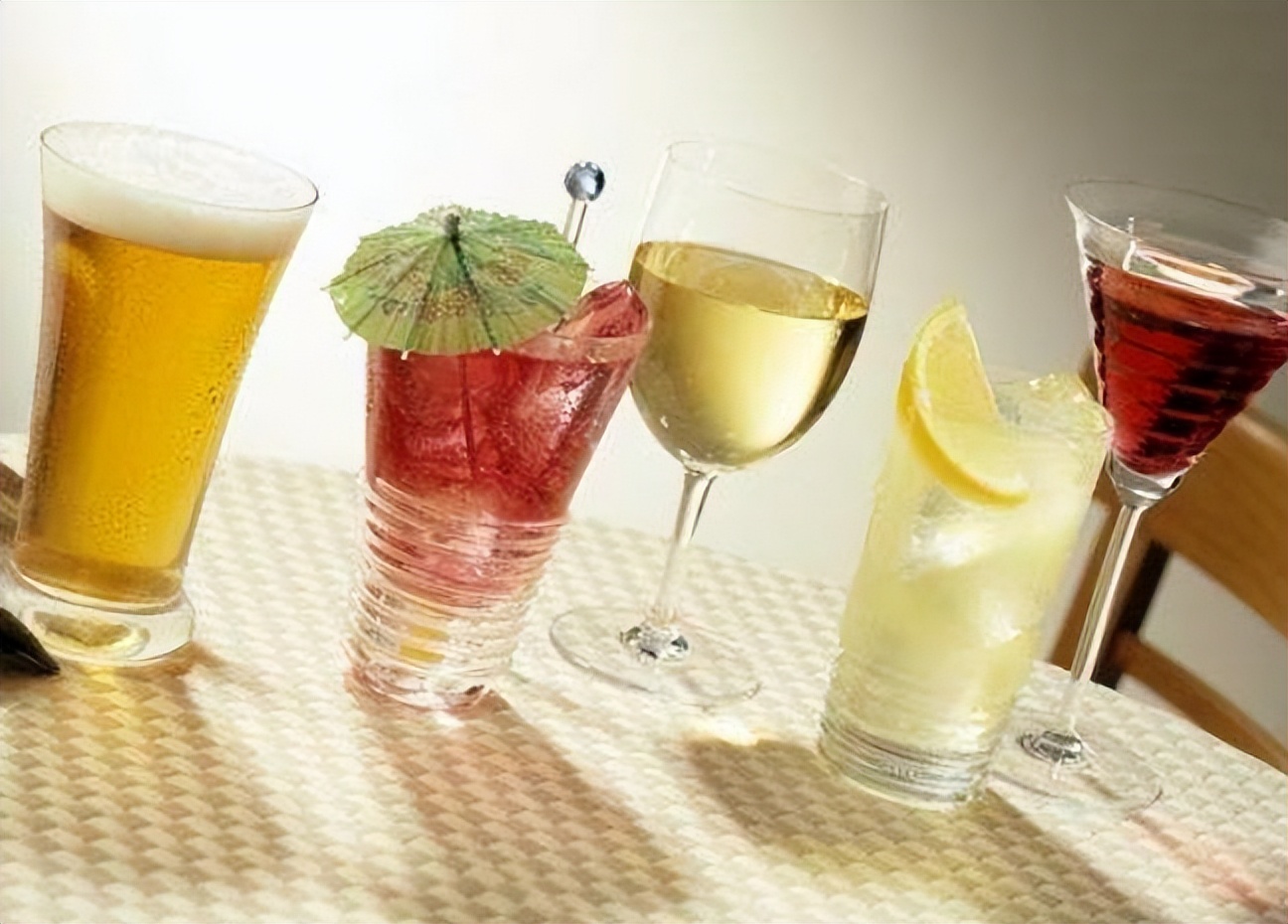 吃瑞舒伐他汀钙片禁忌哪些食物,瑞舒伐他汀不能和什么食物一起吃