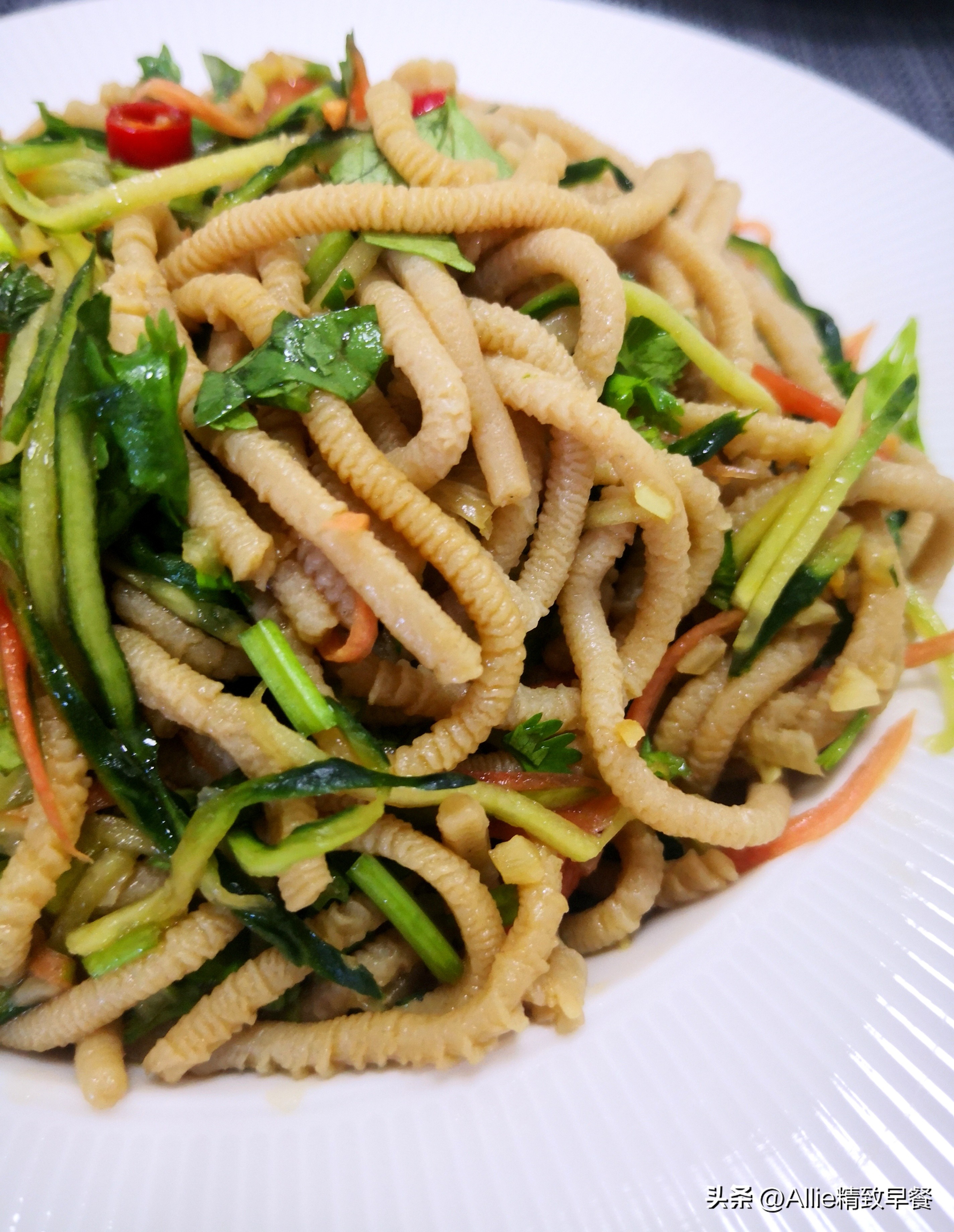 天气热不想吃肉想吃点清淡的,凉拌莜面详细做法