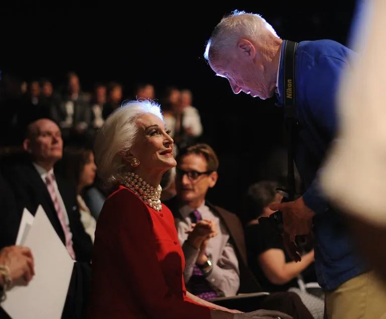 被渣男抛弃10年后霸气回归,被渣男抛弃背叛婚姻的女人