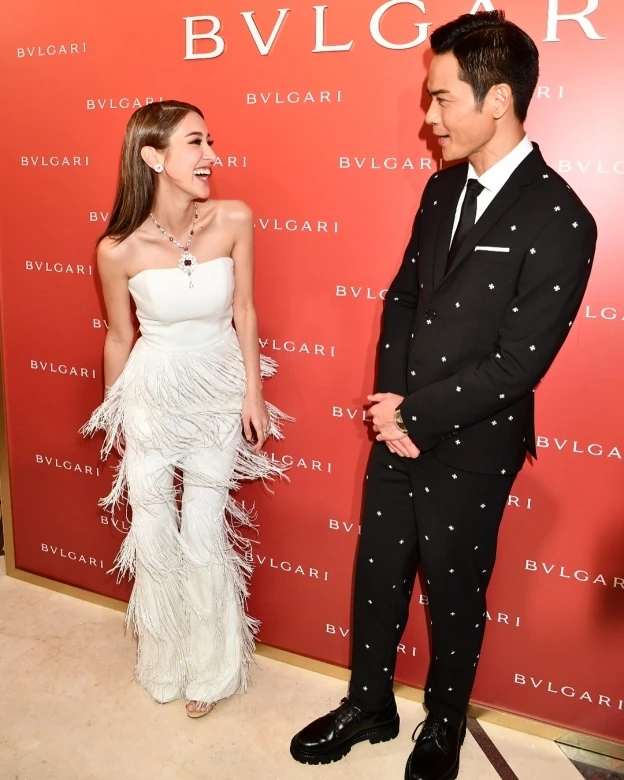 男表女戴哪款上手效果最好,卡地亚cartier伦敦系列男士腕表