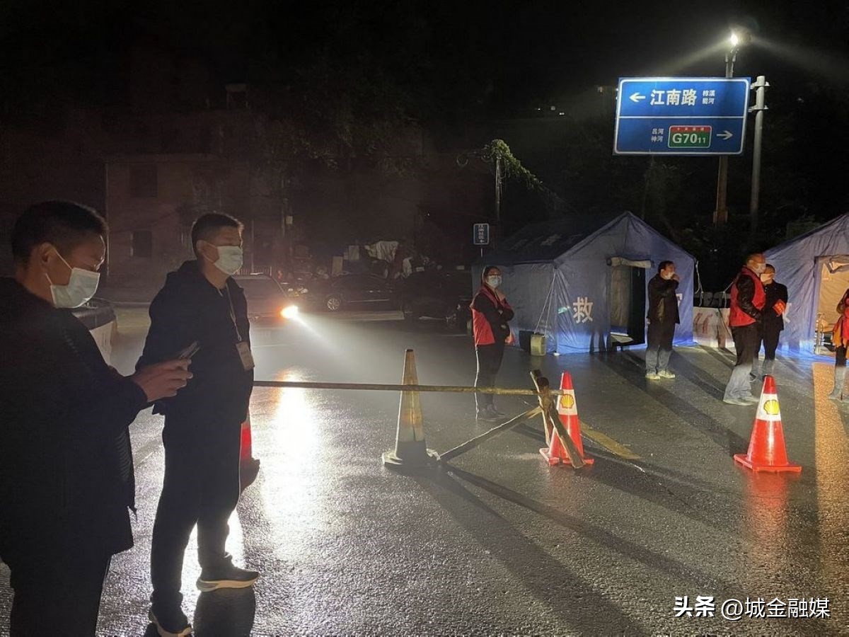 农商银行疫情防控期间汇报,疫情防控勇担当金融服务不打烊