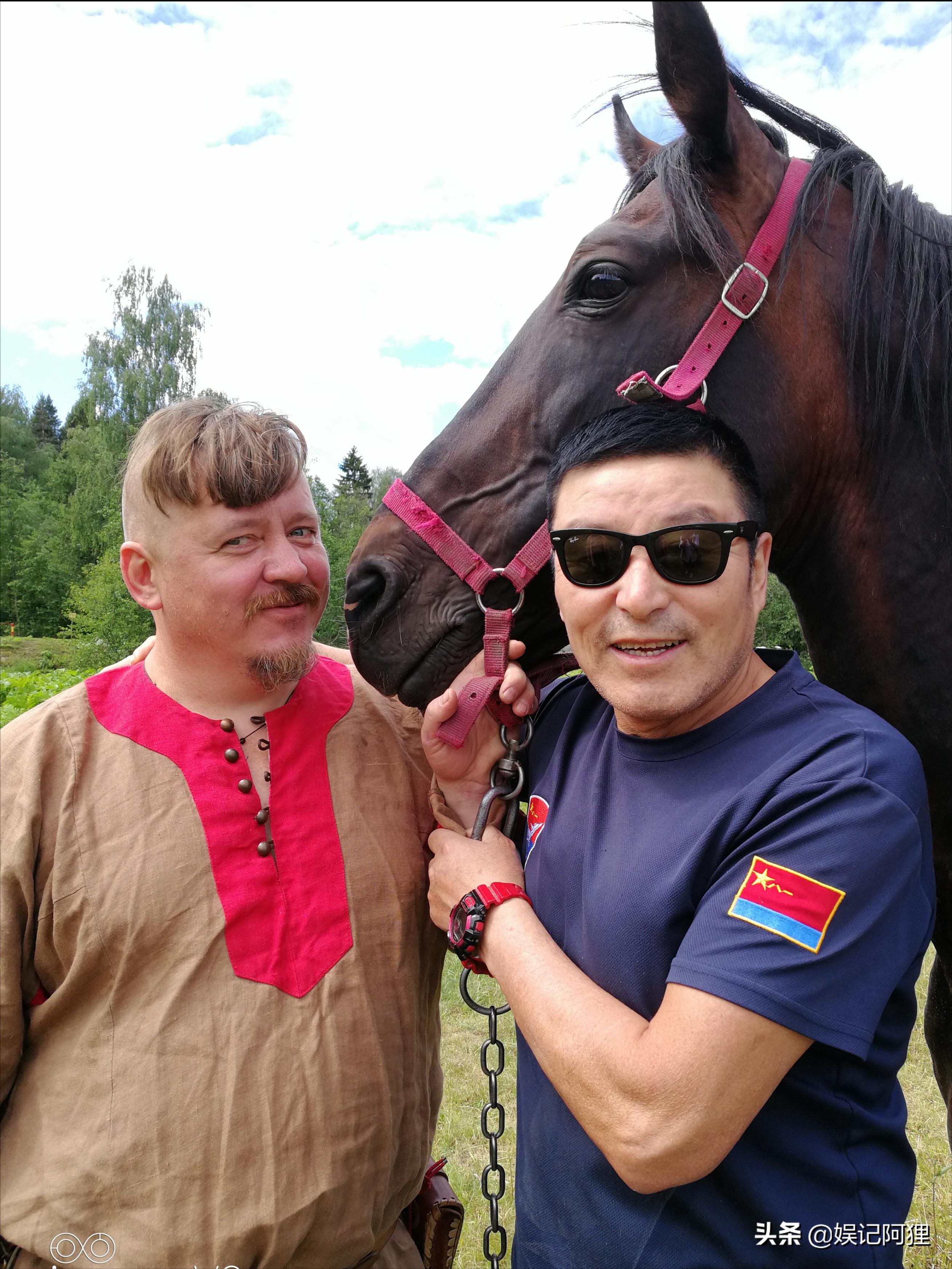 制片冰面被捆4小时,浇17桶冷水!不为人知的剧组“背面”