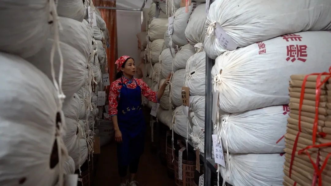 一个小时能采摘多少斤茶叶,原来采摘1斤茶叶需要4小时