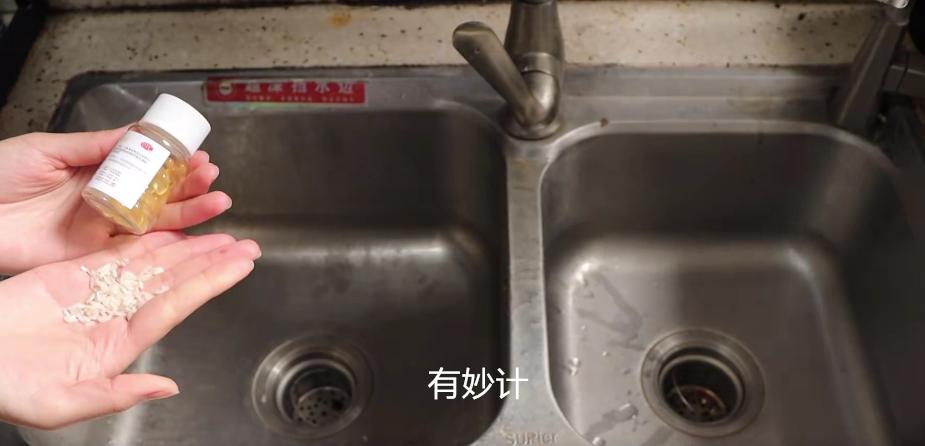 家里下水道堵塞有什么绝招,家里下水道堵了切记别用热水冲