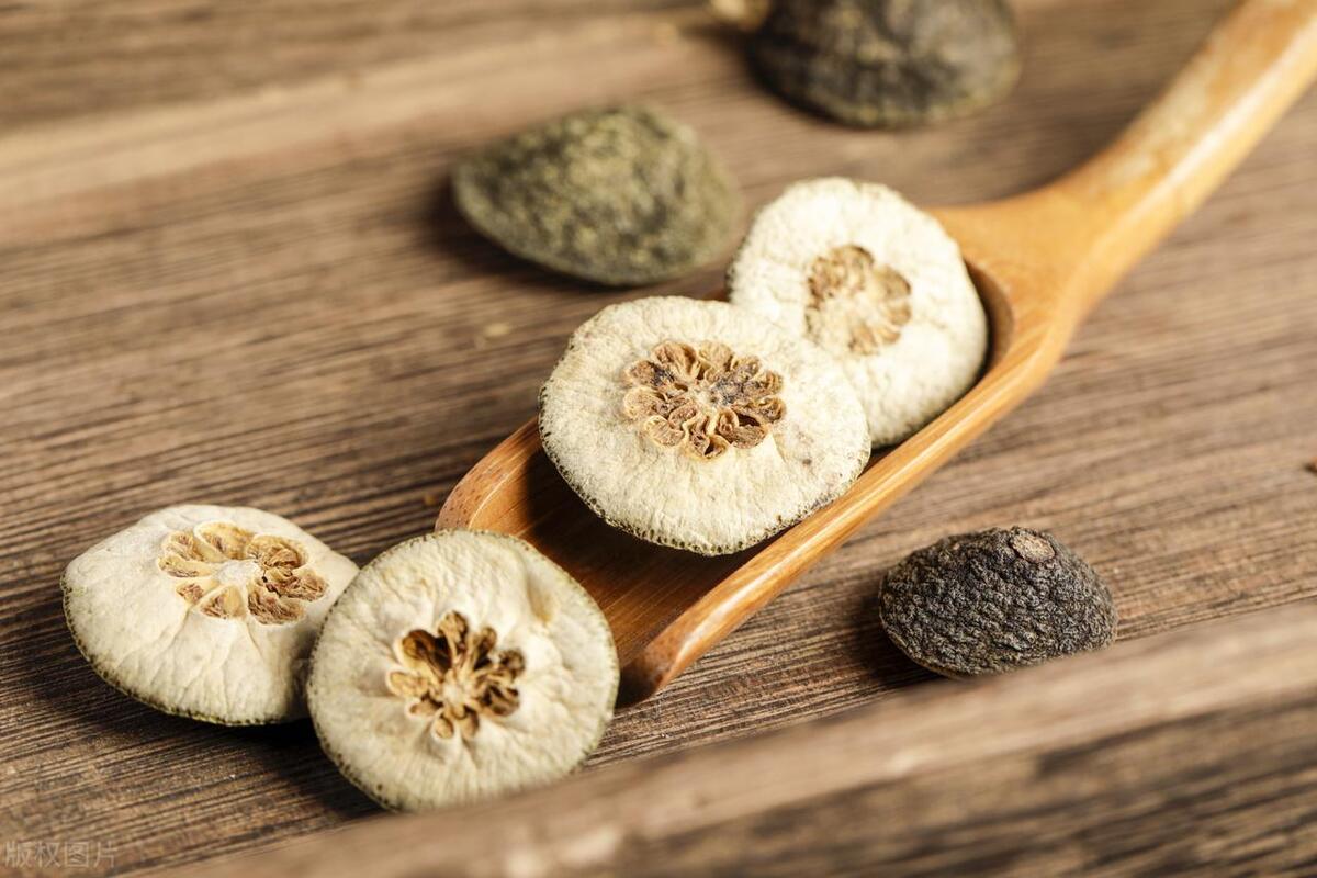 *泄早**一触即发，治以延时汤，充胆胃之气，不做“快抢手”