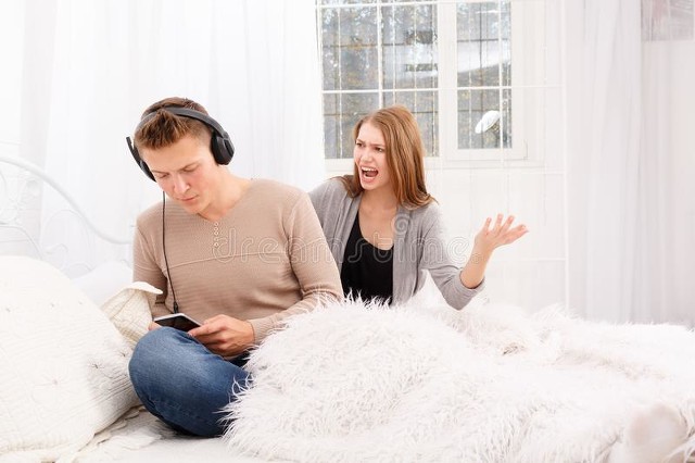 朋友老婆出轨了我该怎么给他说,老婆精神出轨不承认会说哪些话