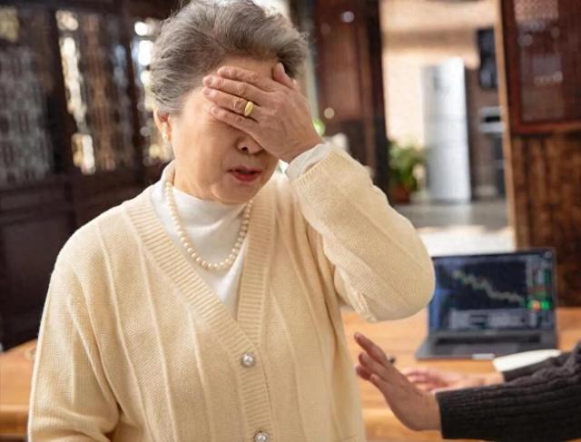 3年前，听妈话婚姻AA，3年后，他攒了12万，我买电脑还得分期