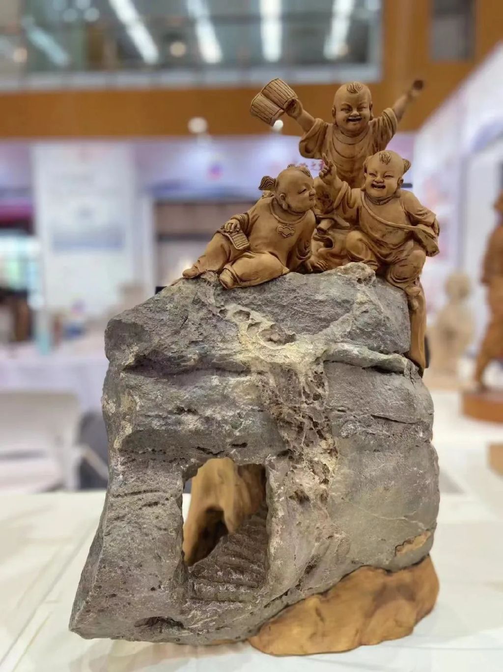 一个年产值以万亿计量的大产业 (产业年产值突破千亿)