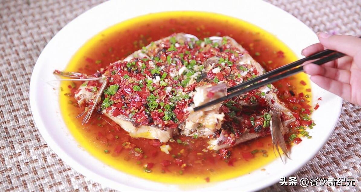 江西男子沉迷钓鱼,江西男子深夜钓鱼