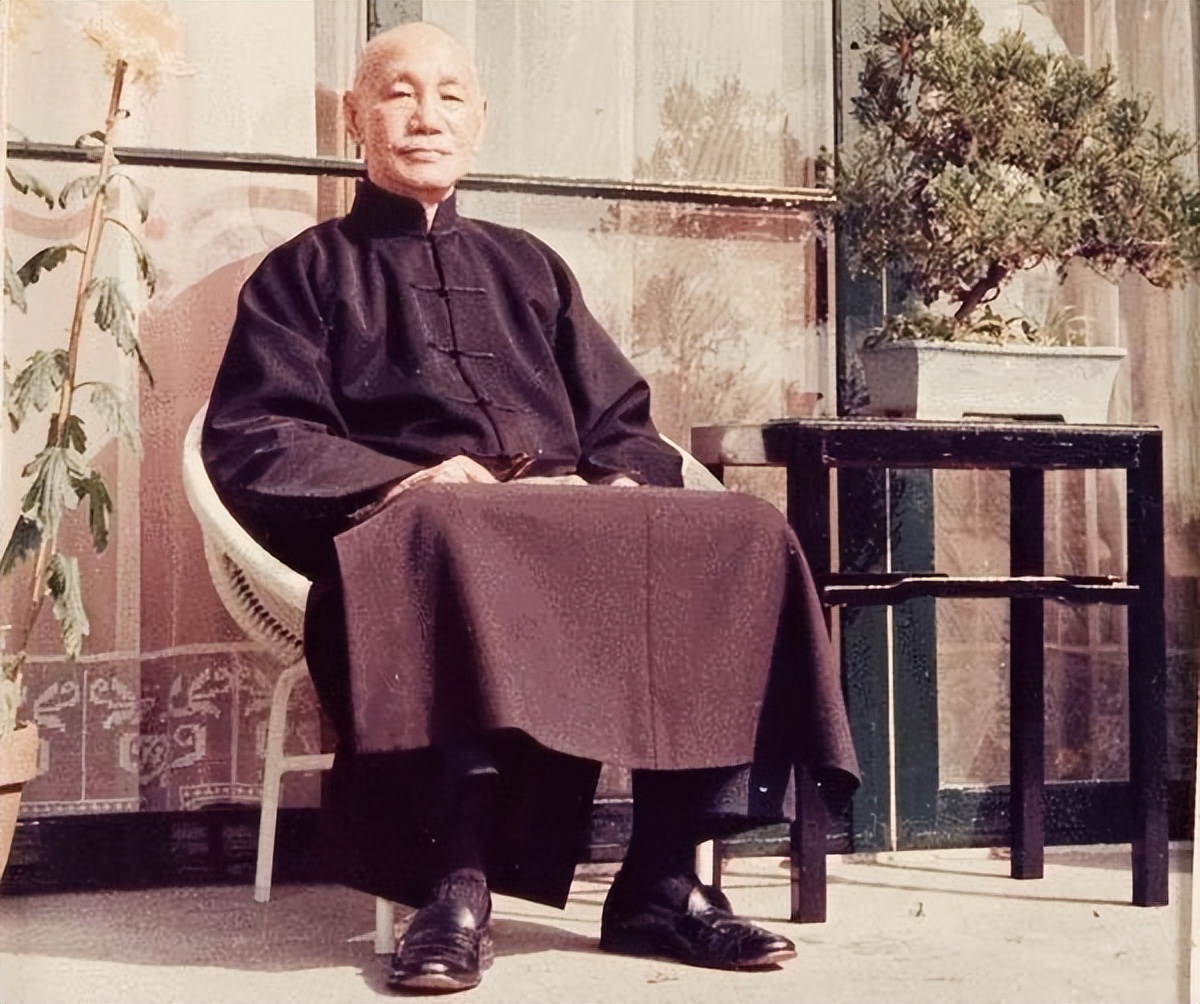 1986年华莱士问：台湾有何必要同大陆统一？*小平邓**的回答震耳欲聋