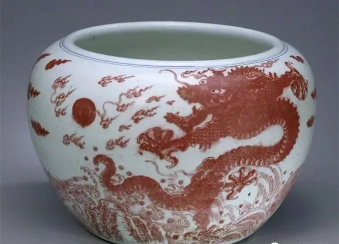 大清嘉庆香草龙纹官窑盘,清三代瓷器龙纹特征