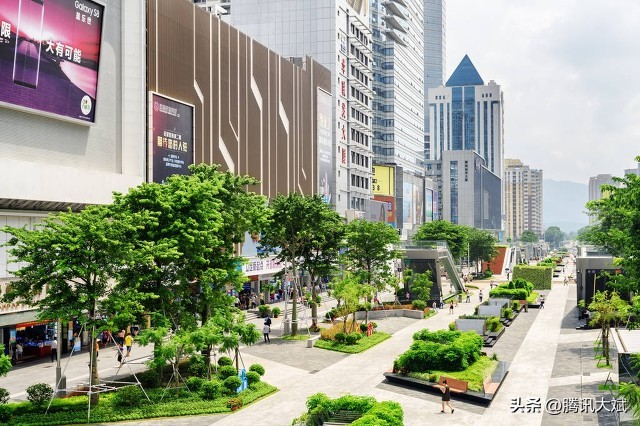 华强北数码产品批发地,中关村电子市场和深圳华强北