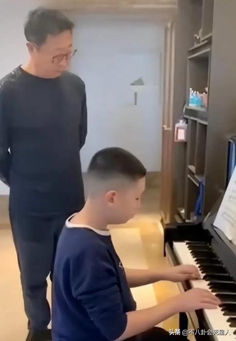 《爸哪》过去9年，萌娃发展各有不同，有运动员，也有钢琴王子