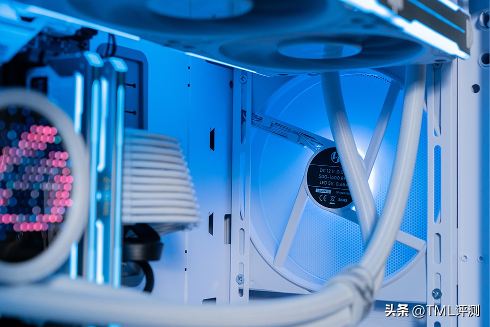 联力新款P28性能风扇,联力v2风扇