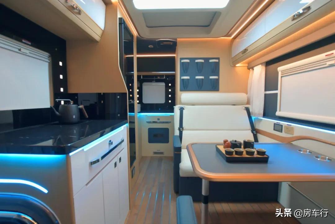最新款进口顶级依维柯b型房车,依维柯房车推荐10万到20万之间7座