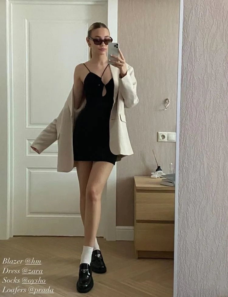 夏天穿黑色还是白色衣服好看,夏天来了穿白色好看还是黑色好看