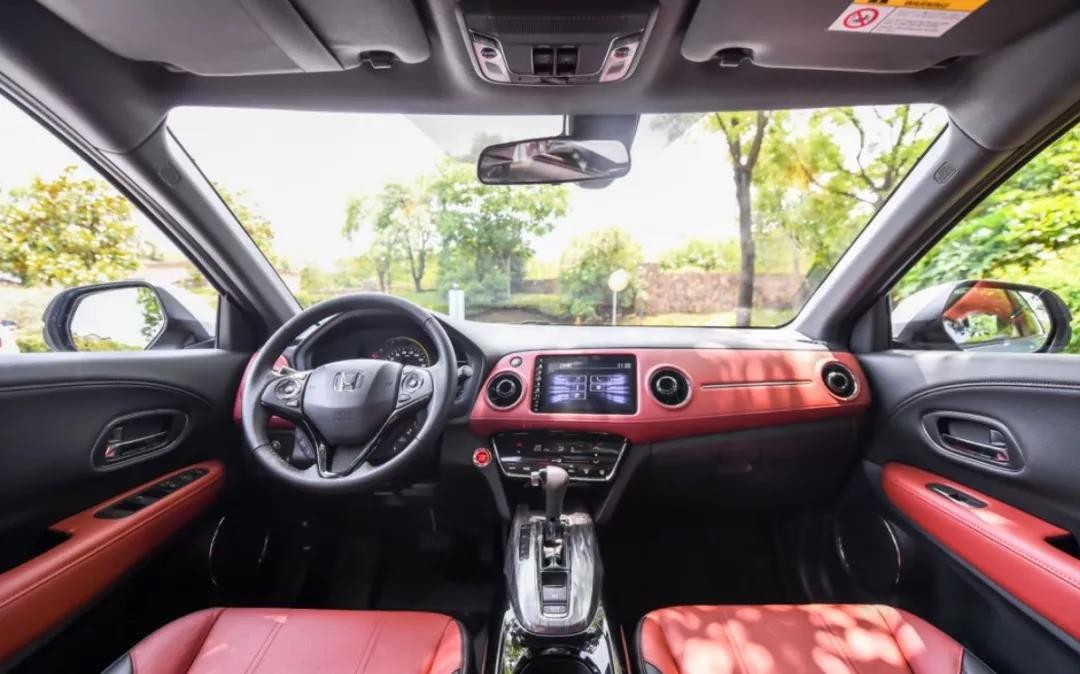 稳定性好又省油的车适合女生开,合适女士开的方方正正的车有哪些